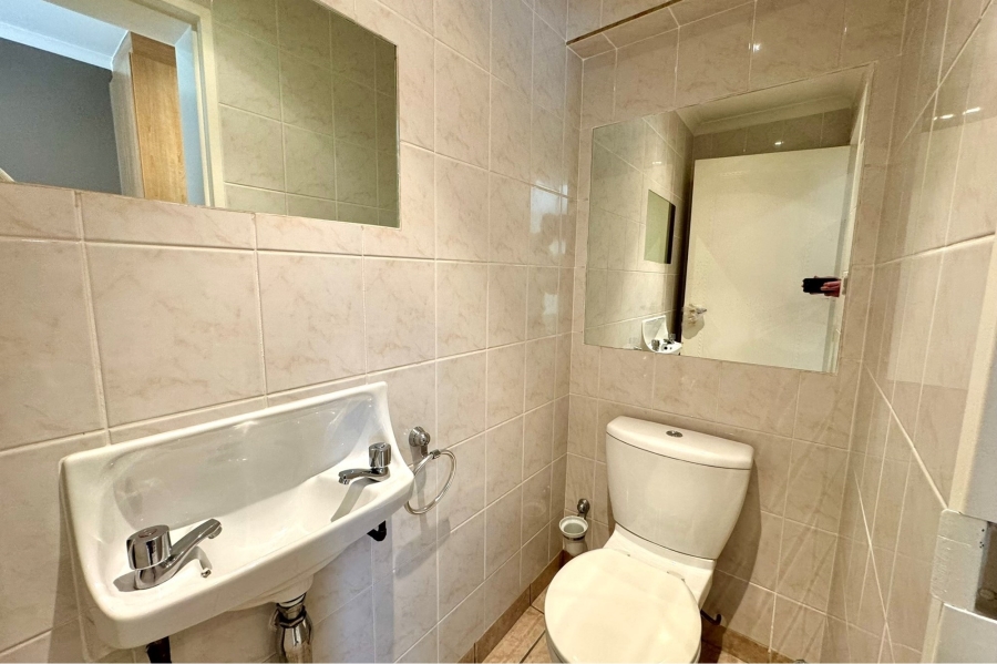 To Let 1 Bedroom Property for Rent in Welgemoed Western Cape